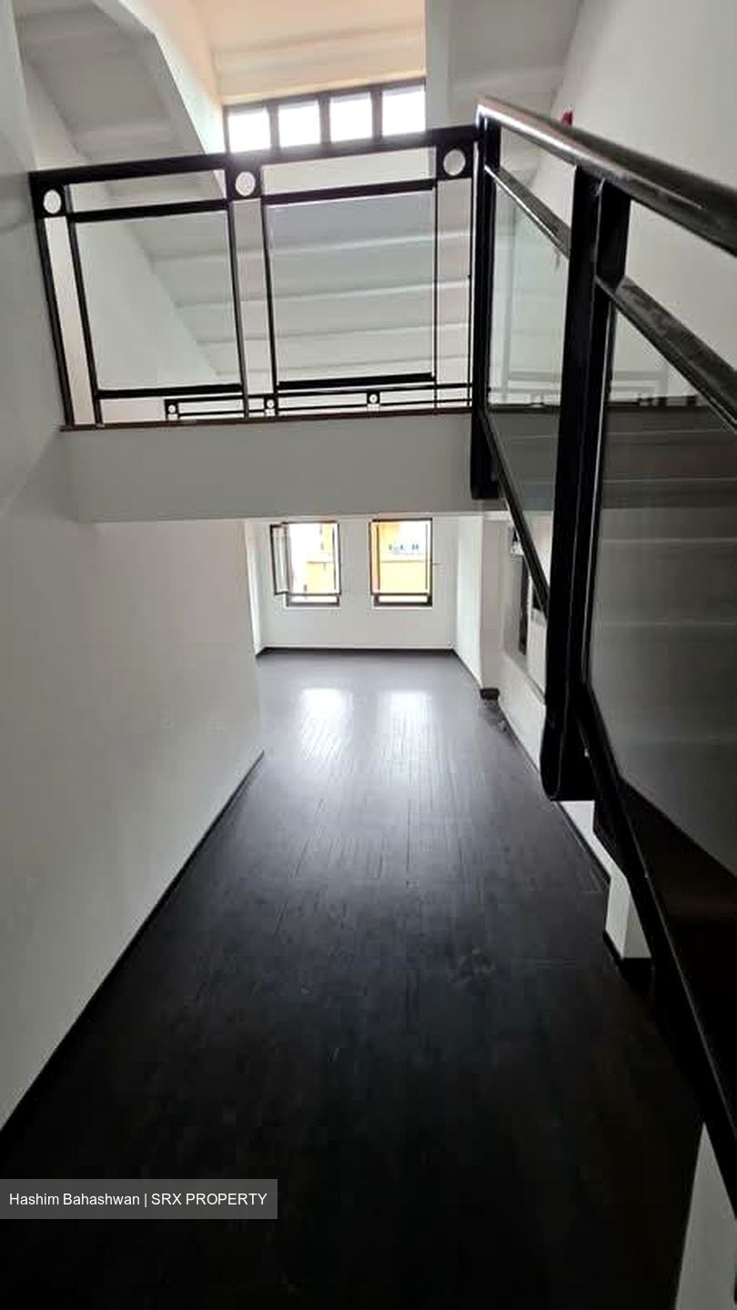 Jalan Pisang (D7), Shop House #549726361